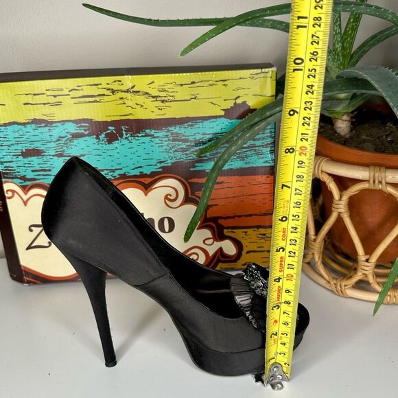 Zigi Soho Black Satin Peep-Toe Platform Heels Crystal Rosette Stiletto size 8 - Picture 11 of 12